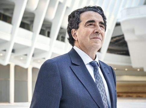 Σαντιάγο Καλατράβα: Τα ετοιμόρροπα έργα, τα υψηλά budget και η βράβευση