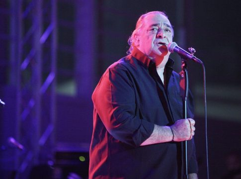 Βασίλης Καρράς: Τον «πέθαναν» στο Twitter – «Είναι ντροπή»
