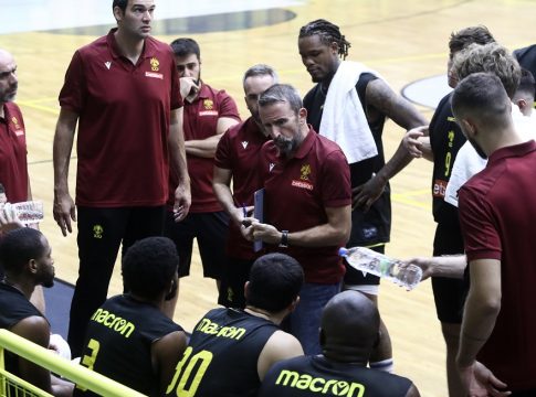 ΑΕΚ: Καλά νέα για Φλιώνη και Μάκλεμορ, εκτός ο Χατζηδάκης