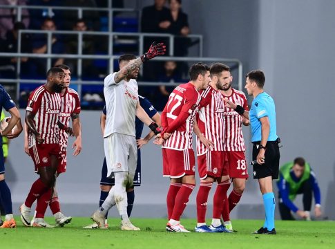 Η UEFA εκθέτει τον Μπενουά Μπαστιάν για την ανύπαρκτη κόκκινη στον Ντόι (vids+pic)