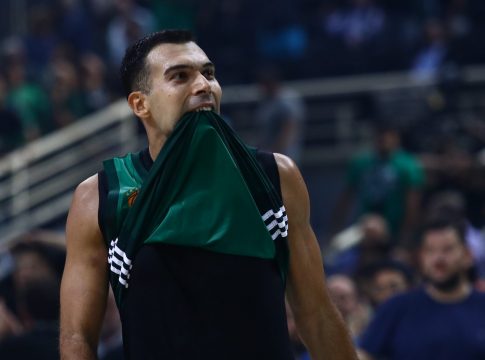 Η απογοήτευση του Σλούκα μετά τη νέα ήττα από τον Ολυμπιακό (Pics)