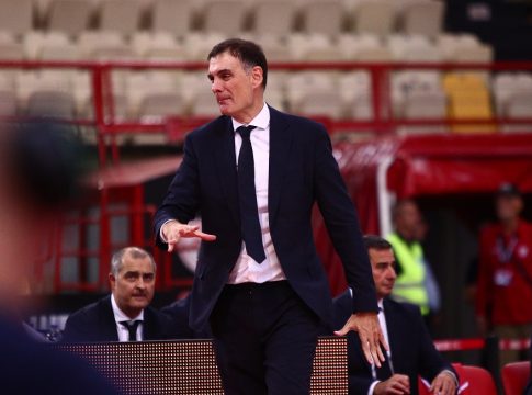 Εξαλλος ο Μπαρτζώκας με τους διαιτητές – «Μήπως θέλετε να φύγω;» (vid)