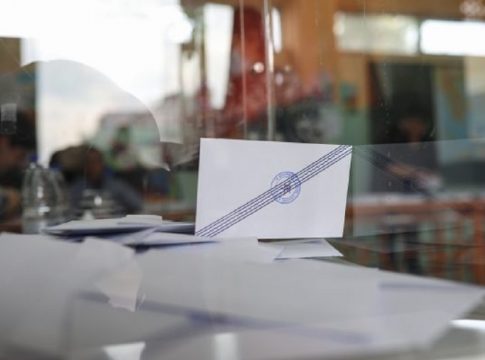 Δημοσκόπηση: Στις 19 μονάδες η διαφορά ΝΔ και ΣΥΡΙΖΑ – Δεν «πείθει» ο Κασσελάκης