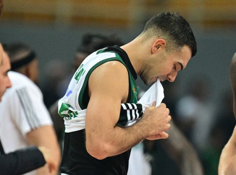 Viral η αντίδραση του Σλούκα μετά τη χαμένη βολή και τη νέα ήττα του Παναθηναϊκού (pic, vid)