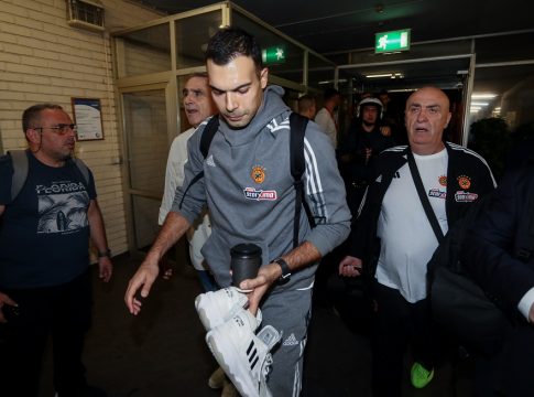 Η άφιξη του Σλούκα στο ΣΕΦ (pics, vid)