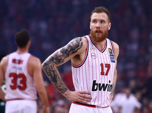 Δεν έχει ξαναγίνει: 4/16 βολές ο Ολυμπιακός (vid)