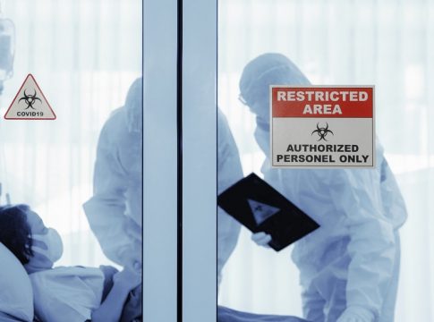 Σε έξαρση ξανά ο κορωνοϊός – Θα χρειαστεί να ληφθούν μέτρα;
