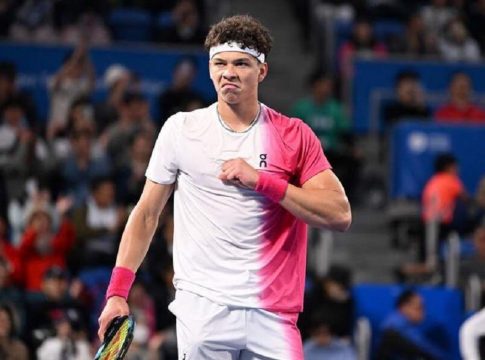 Σέλτον – Καράτσεφ 2-0: Άνοιξε λογαριασμό στο Τόκιο ο Αμερικανός