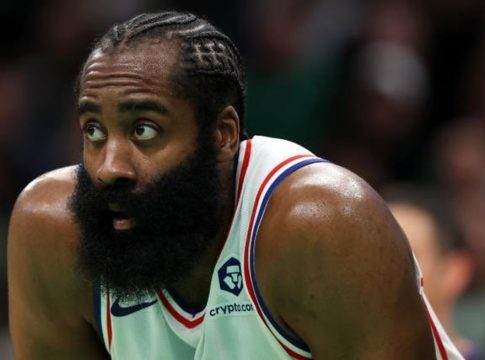 Ανατροπή: Επέστρεψε στις προπονήσεις των Σίξερς ο Χάρντεν – Τι γίνεται με τη συμμετοχή του κόντρα στους Μπακς