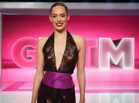 GNTM: Η Όλγα Ντάλλα χωρίς σουτιέν έτοιμη για την πρώτη γυμνή φωτογράφηση