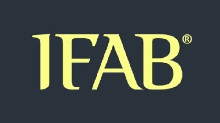 Η IFAB απορρίπτει την ιδέα για «ζωντανή» μετάδοση των διαλόγων διαιτητή-VAR