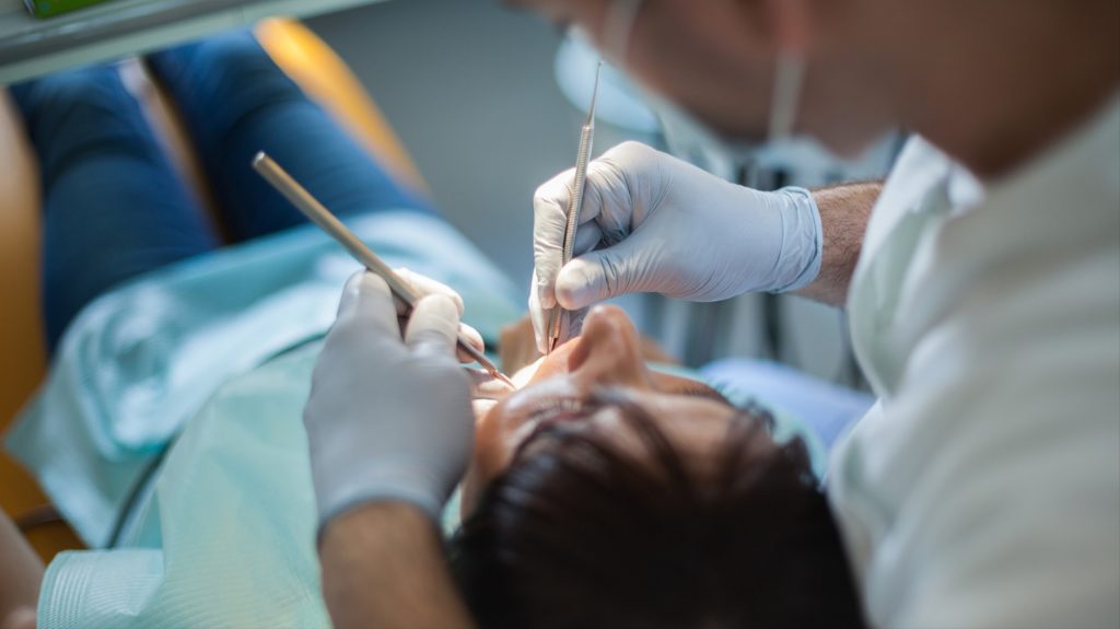 Ηλιούπολη: Είμαι οδοντοτεχνίτης, παραδέχεται ο «μαϊμού» οδοντίατρος – Πώς εξηγεί την ιδιοκτησία του ιατρείου