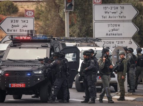 Πώς πιάστηκε στον ύπνο το Ισραήλ – Το χρονολόγιο της αγωνίας