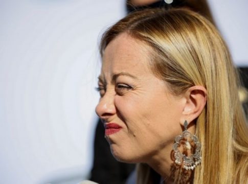 Πώς οι ιταλικές τράπεζες θα παρακάμψουν τον φόρο Μελόνι