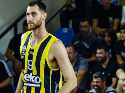 Παπαγιάννης: «Έλαβα υβριστικά μηνύματα για το τελευταίο σουτ»