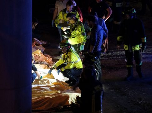 Δραματικές ιστορίες μέσα από τα δωμάτια των νοσοκομείων για το πολύνεκρο τροχαίο
