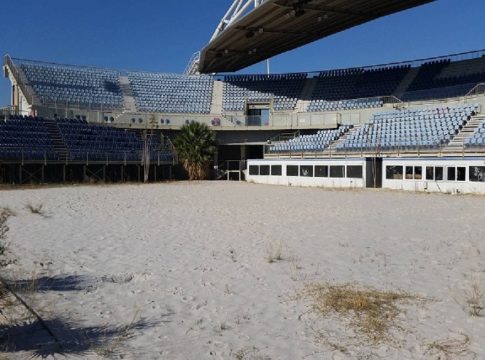 Ολυμπιακό Κέντρο μπιτς βόλεϊ: Αφημένο στο έλεος της καταστροφής – Πώς κατέληξε να θυμίζει σκουπιδότοπο