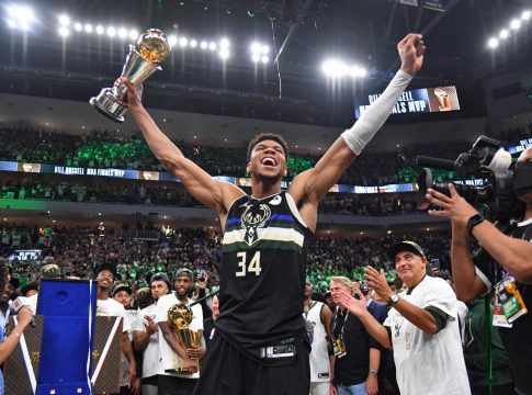 Στο top 5 των πιο ακριβοπληρωμένων παικτών της σεζόν στο ΝΒΑ ο Αντετοκούνμπο!