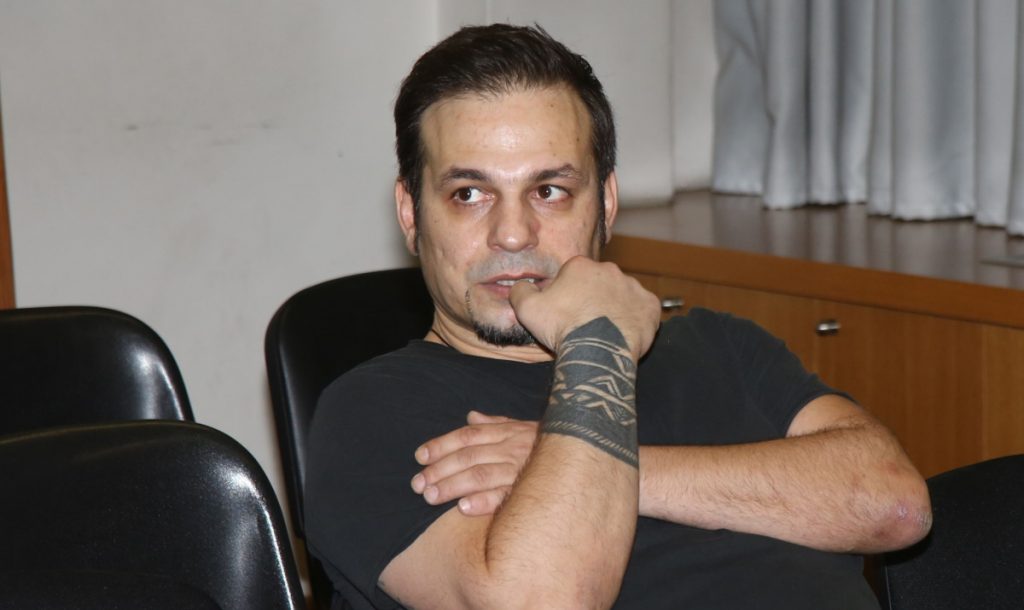 Ντέμης Νικολαΐδης: «Είχα κόμπλεξ και δεν μιλούσα στους δημοσιογράφους»