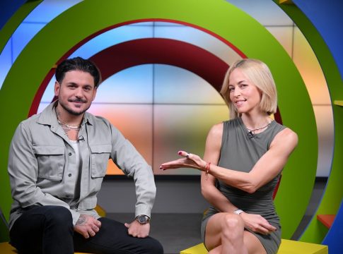 Ο Stan τραγουδάει «Επικίνδυνα» στο ΟΠΑΠ Game Time για το Ελλάδα-Ιρλανδία