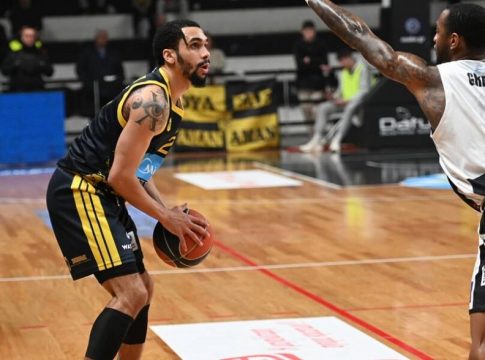 Πήρε ελληνικό διαβατήριο ο Ελάιζα Μήτρου-Λονγκ