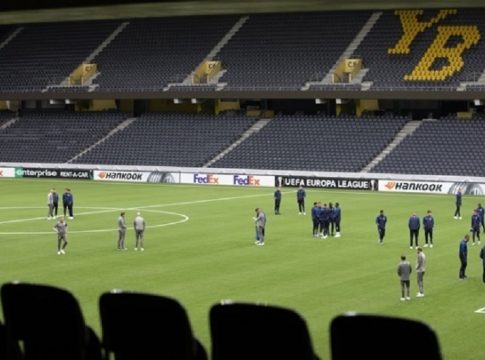 Ευρωπαϊκή Ένωση: Απαγορεύει από το 2031 τα γήπεδα τεχνητού χλοοτάπητα με καουτσούκ