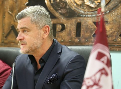 ΑΕΛ: Ανατροπή με Δερμιτζάκη, αποφάσισε να συνεχίσει