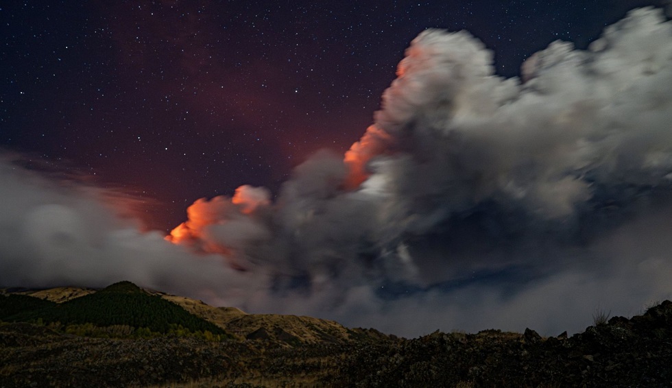 Ιταλία: Η Αίτνα, το πιο ενεργό ηφαίστειο της Ευρώπης «ξύπνησε» χθες το βράδυ