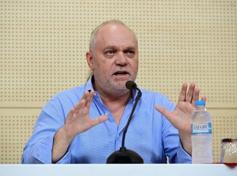 Στον Κουντούρη θα απαντήσει κανείς;