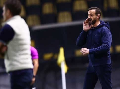Μάντζιος: «Κάναμε κάκιστο δεύτερο ημίχρονο – Είναι ήττα πισωγύρισμα»