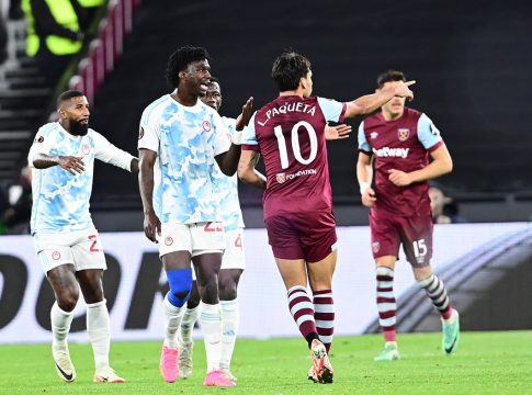 Σε απολογία από την UEFA o Πακετά λόγω του προκλητικού πανηγυρισμού στο ματς με τον Ολυμπιακό