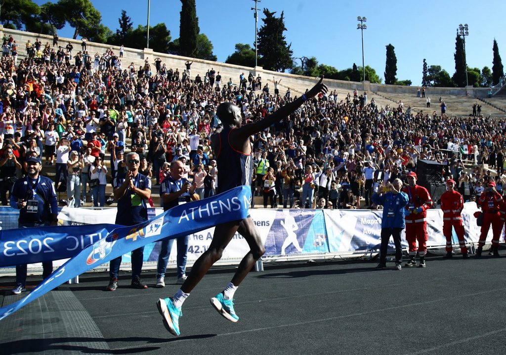 40ός Αυθεντικός Μαραθώνιος Αθήνας: Μεγάλη συμμετοχή, ρεκόρ και μήνυμα ειρήνης