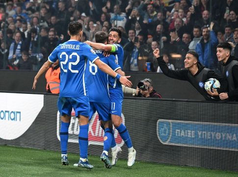 Aπίθανη ανατροπή της Ελλάδας και 2-1 με Μπακασέτα και Ιωαννίδη (vids)