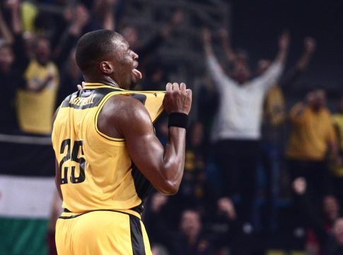 Καμπενγκέλε: «Μπορώ να δώσω ακόμα περισσότερα απ’ αυτά που είδατε σήμερα» (vid)