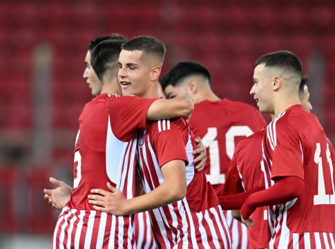 Youth League: Με γκολάρα του Μουζακίτη ο Ολυμπιακός προηγείται με 1-0 της Γκαμπάλα (vid)