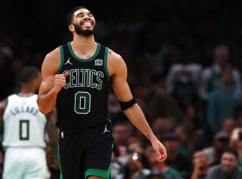 Σέλτικς – Μπακς 119-116: Επέστρεψε από το -21 το Μιλγούοκι αλλά «λύγισε» στο τέλος