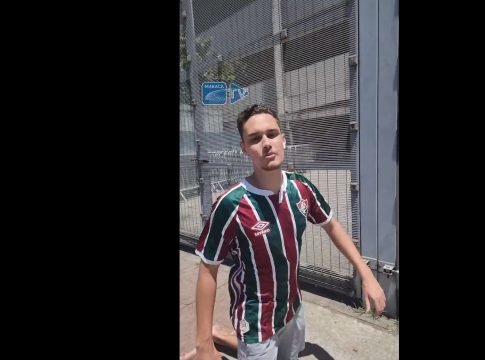 Οπαδός της Φλουμινένσε διέσχισε γονατιστός το Μαρακανά μετά την κατάκτηση του Copa Libertadores (vid)