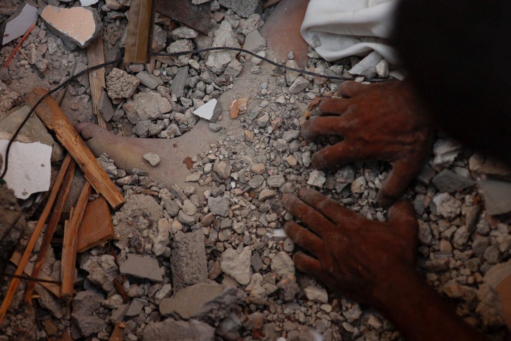 Στη Γάζα κάθε δέκα λεπτά ένα παιδί σκοτώνεται – «Βομβάρδισαν τους αγγέλους μου και τους σκότωσαν»