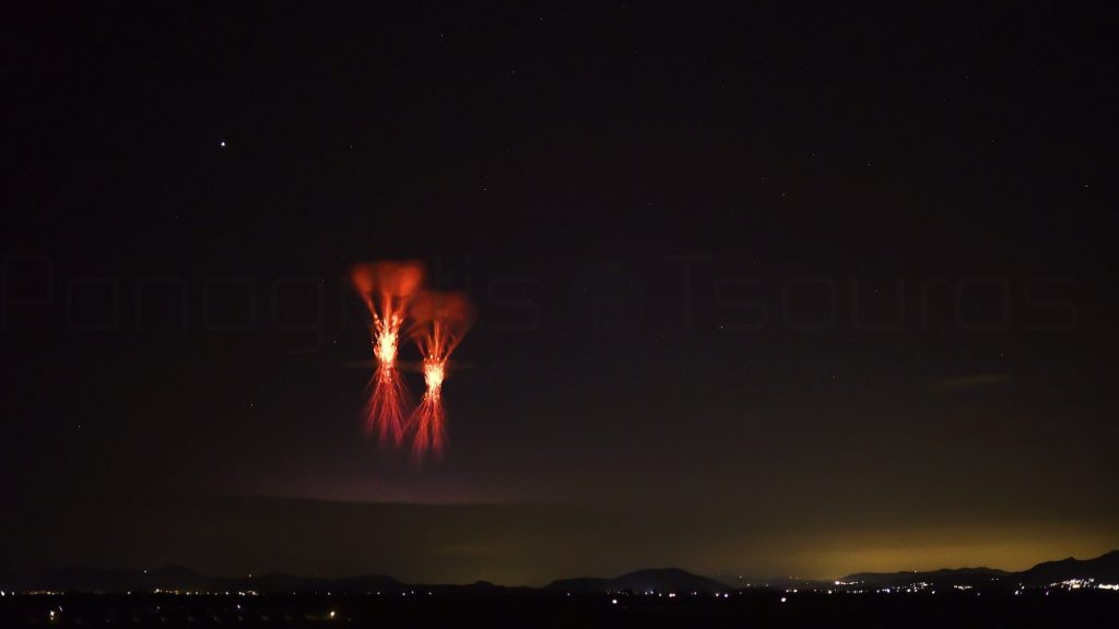 Σπάνιος κεραυνός με διπλό red sprite στο Αιγαίο – Δείτε τη συγκλονιστική φωτογραφία