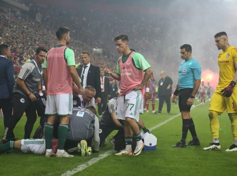 Μέσα στα γήπεδα είναι στην κορυφή, κι εκεί (οφείλει) να μείνει