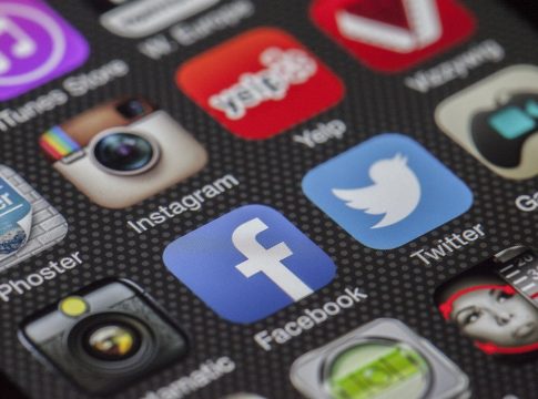 Διέταξαν τον φόνο 18χρονης επειδή δημοσιεύτηκε φωτογραφία της στα μέσα κοινωνικής δικτύωσης