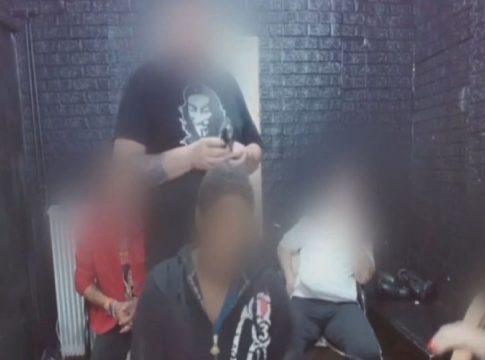 «Ριάλιτι» φρίκης στο Κερατσίνι: «Nεαρή κοπέλα μπαίνει γ@μν@ σε ένα δωμάτιο και προβαίνει σε στομ@τικό σ@ξ!» – Σαφάρι στο dark web για το ροζ κανάλι του 42χρονου youtuber