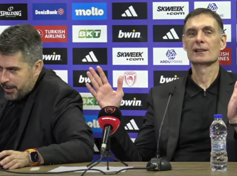 Η επική ατάκα του Μπαρτζώκα στη συνέντευξη Τύπου (vid)