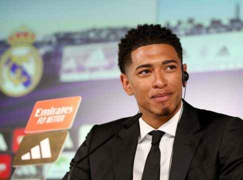 Μπέιλ σε Μπέλινγκχαμ: «Μίλα στα ΜΜΕ και μίλα ισπανικά»