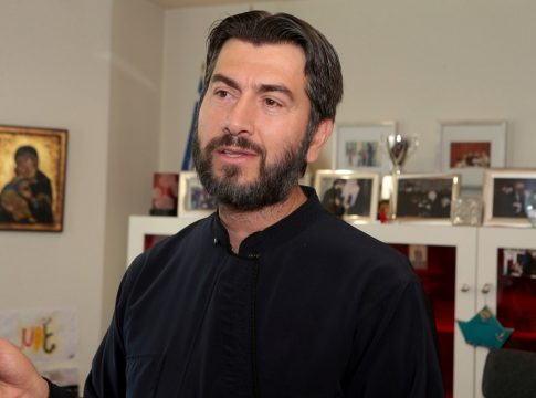 Πατέρας Αντώνιος: «Θέλουν να καρπωθούν την περιουσία της Κιβωτού» – Τι ισχυρίστηκε στην απολογία του