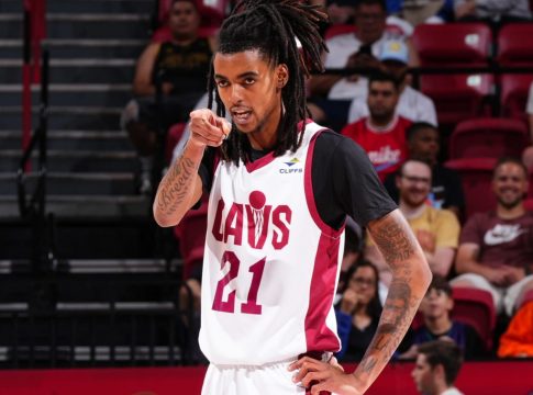 Rookie των Καβαλίερς υπερασπίστηκε τον Θανάση Αντετοκούνμπο (pic)