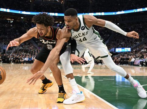 Μπακς – Πίστονς 120-118: Ο Γιάννης αποβλήθηκε, αλλά «καθάρισαν» Λίλαρντ και Λόπεζ