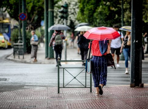 Νέο έκτακτο δελτίο της ΕΜΥ για την κακοκαιρία – Πού θα «χτυπήσει» τις επόμενες ώρες