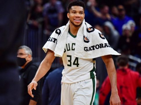 «Διπλός» Γιάννης απέναντι στους Νετς και κυριαρχία των Μπακς στο Μπρούκλιν (129-125)