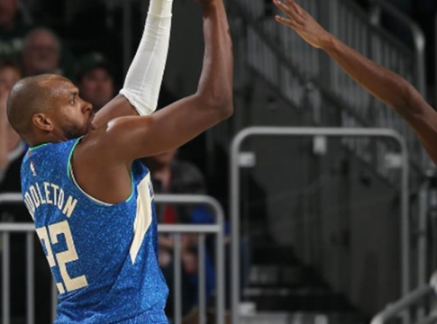 Μπακς: Δεν παίζει με Πίστονς ο Μίντλετον